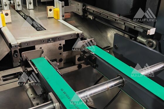 เครื่องทริมเมอร์มีดสามแบบอัตโนมัติ ระบบควบคุม PLC ของ Janpanese Keyance ระบบเชื่อมต่อ ISM ที่ปรับขนาดได้